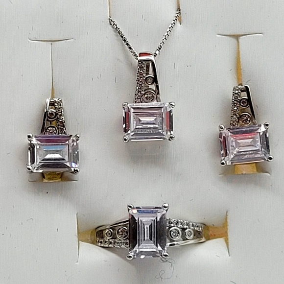 ⚘️Quality made necklace set - Picture 1 of 6